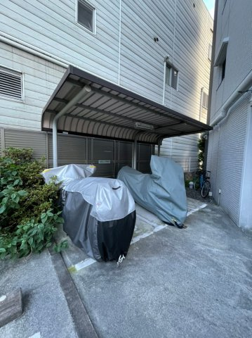 meLiV鶴舞　名古屋市賃貸　仲介手数料無料の駐車場