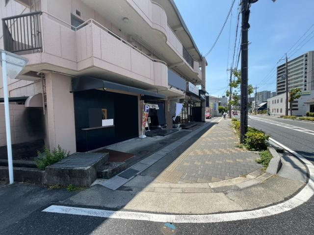 守山市吉身６丁目の店舗一部