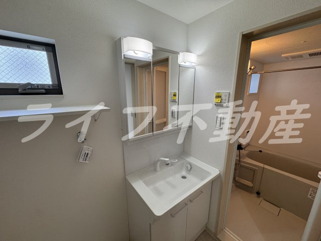 フォレストクリエオーレ枚岡壱番館の独立洗面台|独立洗面台で身支度をすべて済ませてしまいましょう