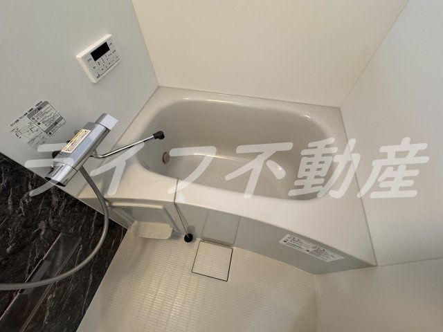 フォレストクリエオーレ枚岡壱番館の浴室|きれいなお風呂です