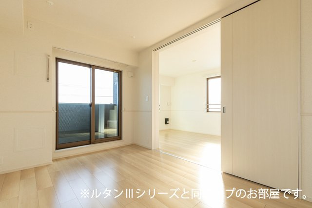 セントラルガーデンハウスの内装|明るい室内です