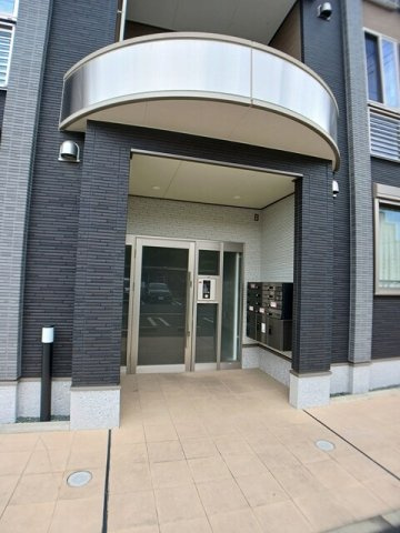 アルカンジュ光　壱番館のエントランス|清潔なエントランスです