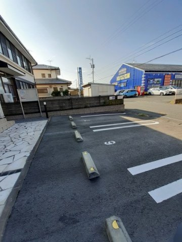 クリザンテームの駐車場|駐車場に車を止められます