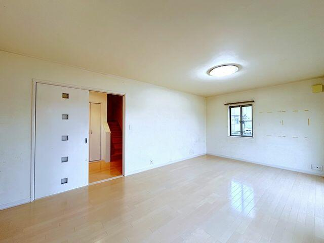 宇都宮市江曽島町　3ＳＬＤＫ　中古住宅の居間・リビング