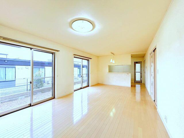宇都宮市江曽島町　3ＳＬＤＫ　中古住宅の居間・リビング