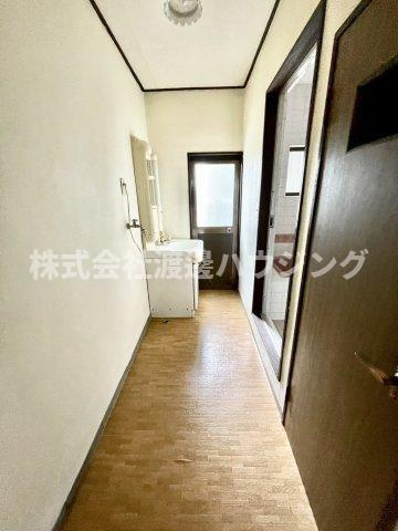 石原町貸家の居間・リビング