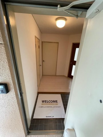 サンヒルズ鷹丘Aの玄関