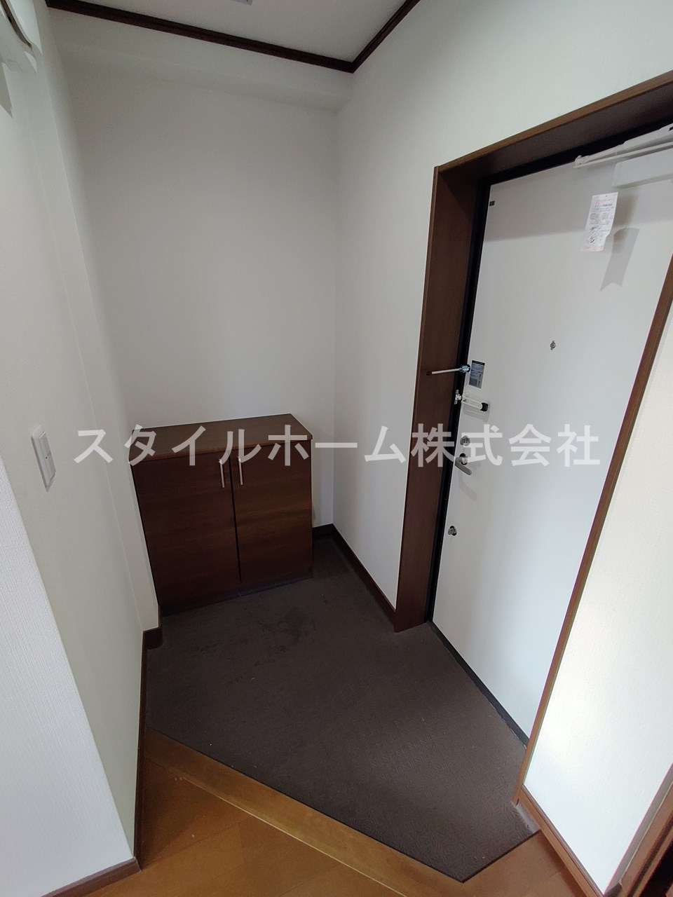 GRASTAの玄関
