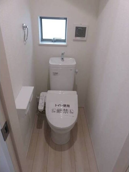 リナージュ岐阜市茜町01のトイレ