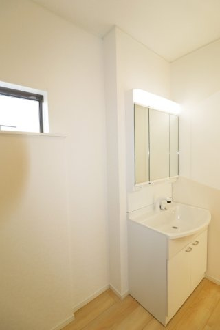 須賀川市影沼町　　　１号棟　　須賀川第１小学校、須賀川第１中学区の洗面所|※同社施工例