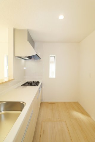 須賀川市影沼町　　　2号棟　　須賀川第１小学校、須賀川第１中学区の居間・リビング|※同社施工例