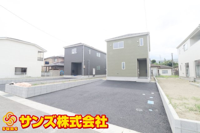 須賀川市影沼町　　　2号棟　　須賀川第１小学校、須賀川第１中学区の外観|北東側から見た駐車場を含む外観♪