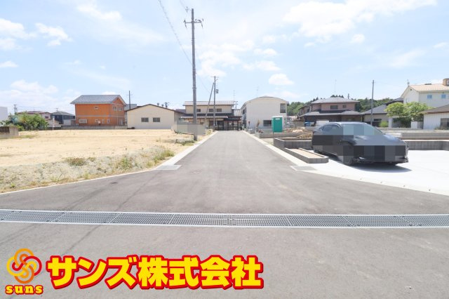 須賀川市影沼町　　　2号棟　　須賀川第１小学校、須賀川第１中学区の外観|東側前面道路