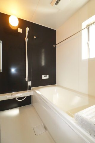 須賀川市影沼町　　　3号棟　　須賀川第１小学校、須賀川第１中学区の玄関|※同社施工例
