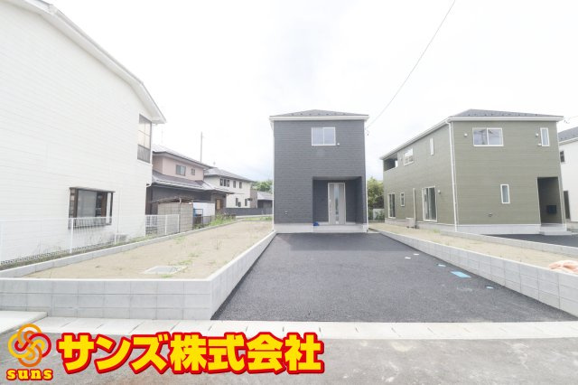 須賀川市影沼町　　　3号棟　　須賀川第１小学校、須賀川第１中学区の外観|東側から見た車場を含む外観♪