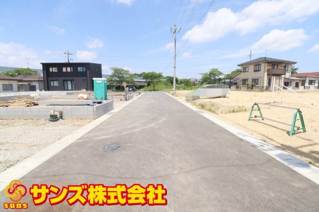 須賀川市影沼町　　　3号棟　　須賀川第１小学校、須賀川第１中学区の外観|東側前面道路