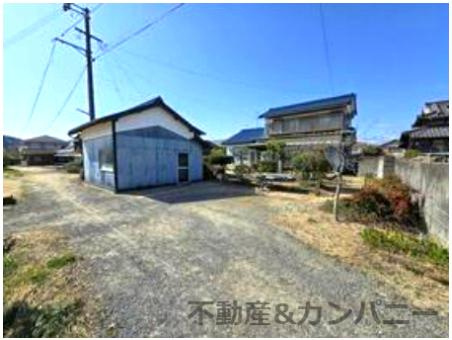 和気2丁目中古戸建　松山市和気2丁目中古戸建の前面道路含む現地写真