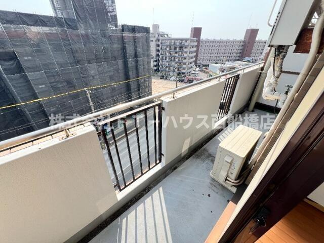 リアライズ市川原木のバルコニー