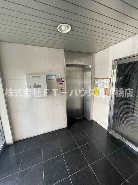 リアライズ市川原木のエントランス