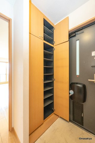 ラフレイシルの玄関