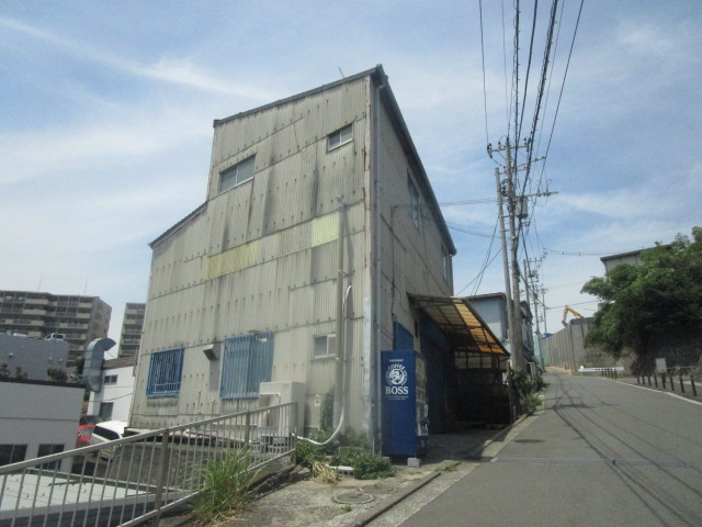 横浜市港北区新吉田町の倉庫の外観