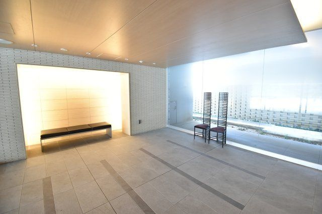 クレストコート靱公園のロビー