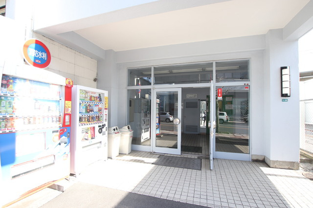 建物入口部分になります。