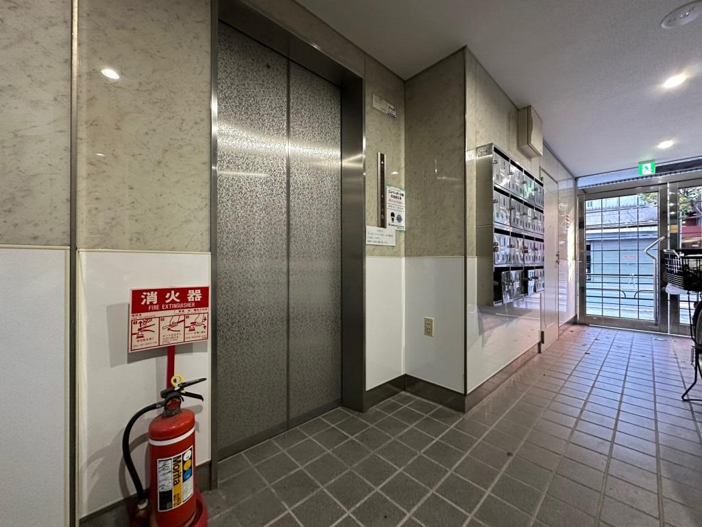 キャタデイマンション上野入谷のロビー