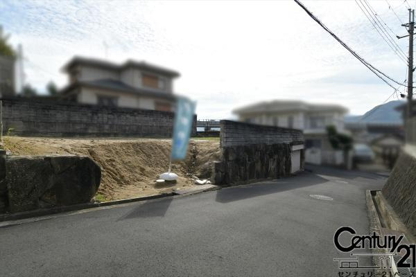 香芝市下田東５丁目の売地の前面道路含む現地写真|■現地撮影写真■広々開放感ある前面道路です！