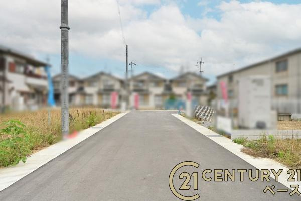 ファーストタウン忌部町 １号地 ／新築一戸建の前面道路含む現地写真