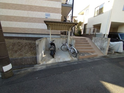 【その他】 | レオパレス南生田 | 駐輪場　原付＆自転車のみ駐輪可能