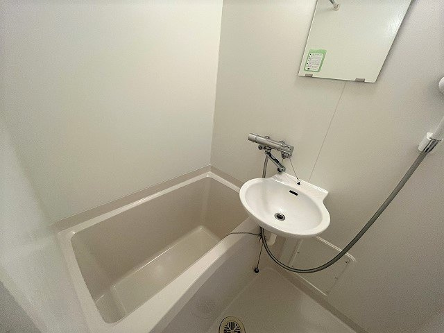 レオパレス二田の浴室
