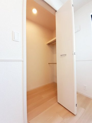 ラーソ　ミラグロ　Ⅰの収納