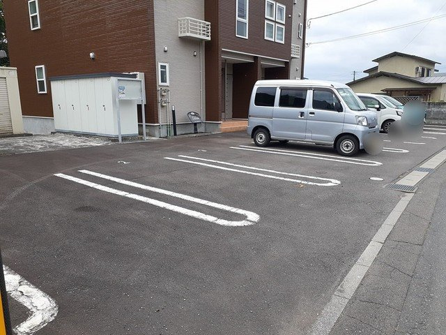 カスミンの駐車場|車をお持ちの方に嬉しい駐車場付きの物件です