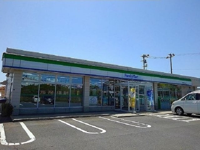 シャイン　コートの周辺|ファミリーマート 御所野湯本店まで1700m