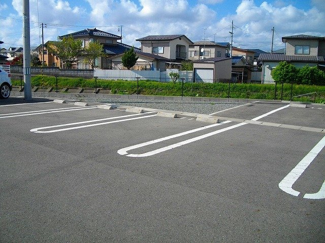 プティ・パの駐車場|駐車場に車を止められます