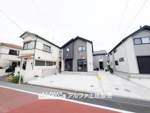 武蔵村山市大南5丁目　新築1号棟の外観|【Morning Light】◆朝の光から始まる暮らし◆
やわらかな光が差し込む住まい。ここで迎える朝が、慌ただしい日常に少しの余裕と穏やかな時間を届けてくれる。