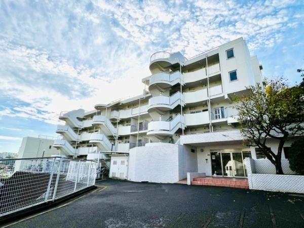 東建ニューハイツ港南中央の外観