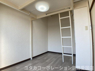 【洋室】 | ◆収益物件◆LPハウス松浦 | はしごを登れば寝室や趣味空間に使えるロフト空間が…☆★
