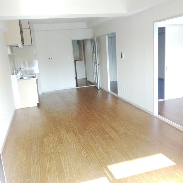 ファミール元柴田東町の居間・リビング