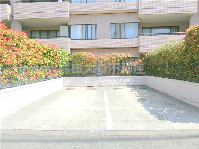 コスモ池上エクセラの駐車場