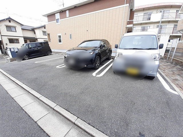 キャトル　アルモニーの駐車場|駐車場完備です