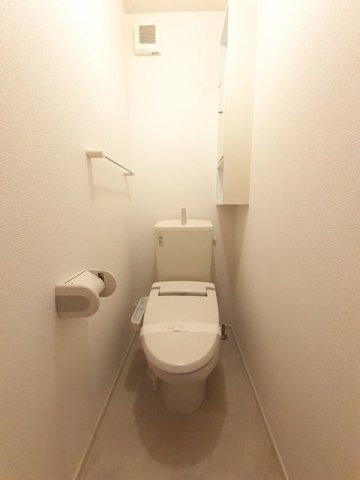 キャトル　アルモニーのトイレ|落ち着いたトイレです
