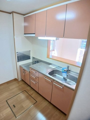 シェーンブルンＡのキッチン|コンパクトなキッチンで掃除もラクラク