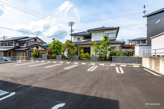 エクセルBの駐車場