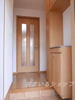 フレグランスＦの玄関|大型シューズボックスあり