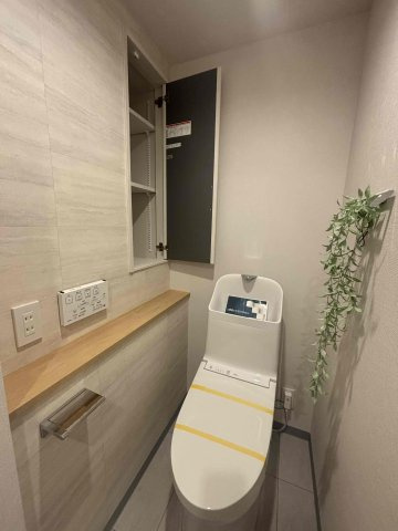 グランドメゾン本郷のトイレ|落ち着いた色調のトイレです