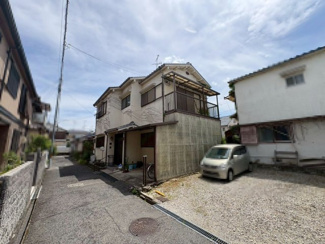 【前面道路含む現地写真】 | 加守町２丁目　中古戸建 | 【オーナーチェンジ物件】現況賃貸中です！表面利回り10.00％！詳しくはお気軽にお問い合わせください♪