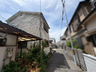 【前面道路含む現地写真】 | 加守町２丁目　中古戸建 | 【オーナーチェンジ物件】現況賃貸中ですので、すぐに家賃収入をはじめられますね♪