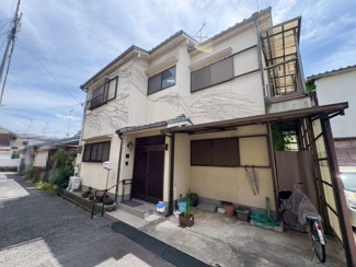 【前面道路含む現地写真】 | 加守町２丁目　中古戸建 | 【オーナーチェンジ物件】初めての不動産投資の方にもおすすめのオーナーチェンジ物件です！